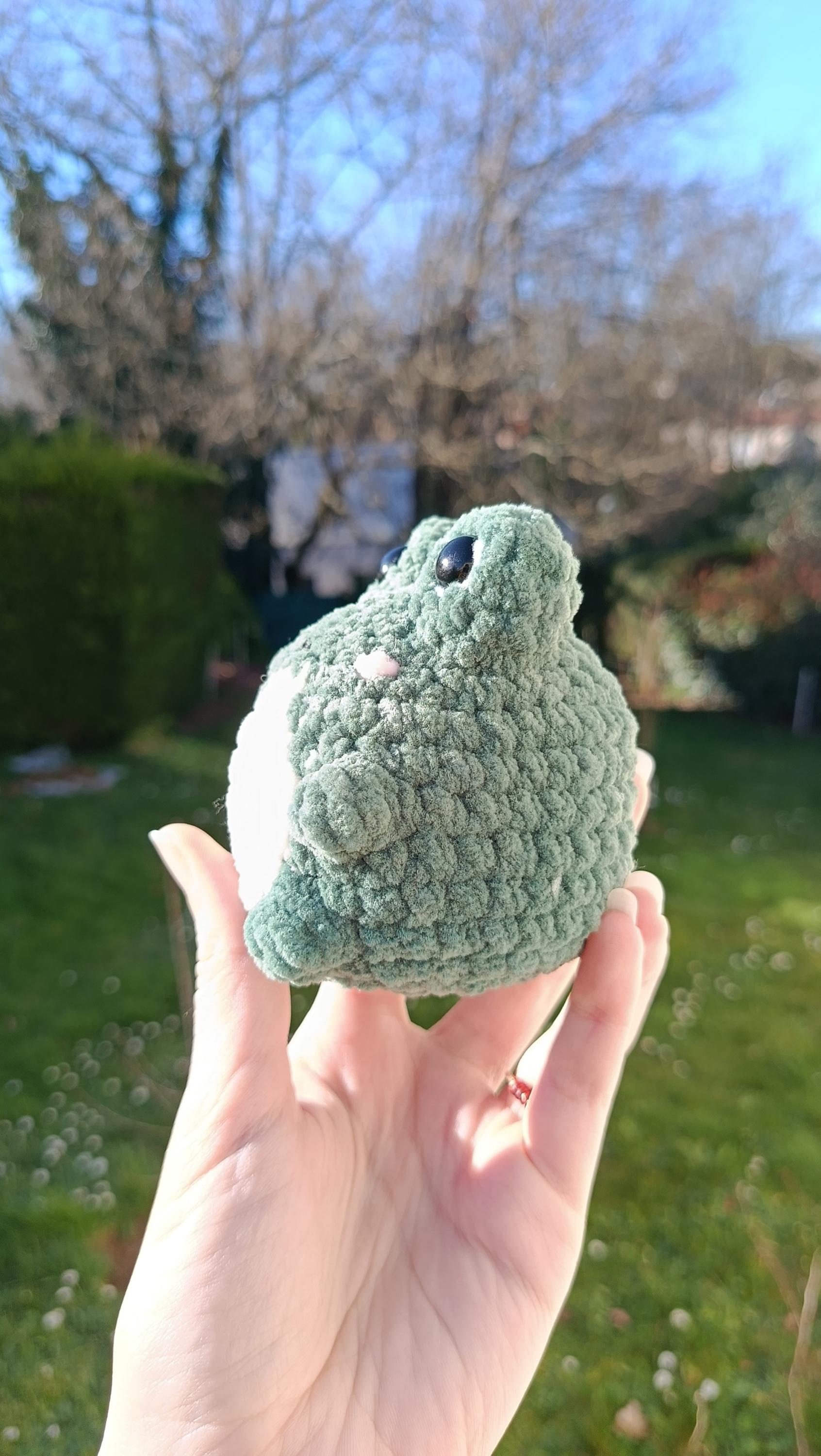 Peluche grenouille personnalisable au crochet