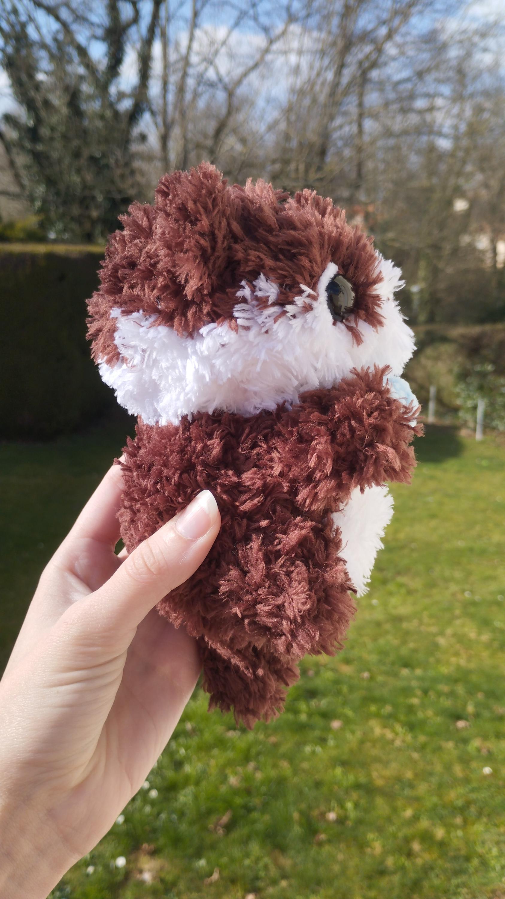 Peluche loutre fluffy au crochet