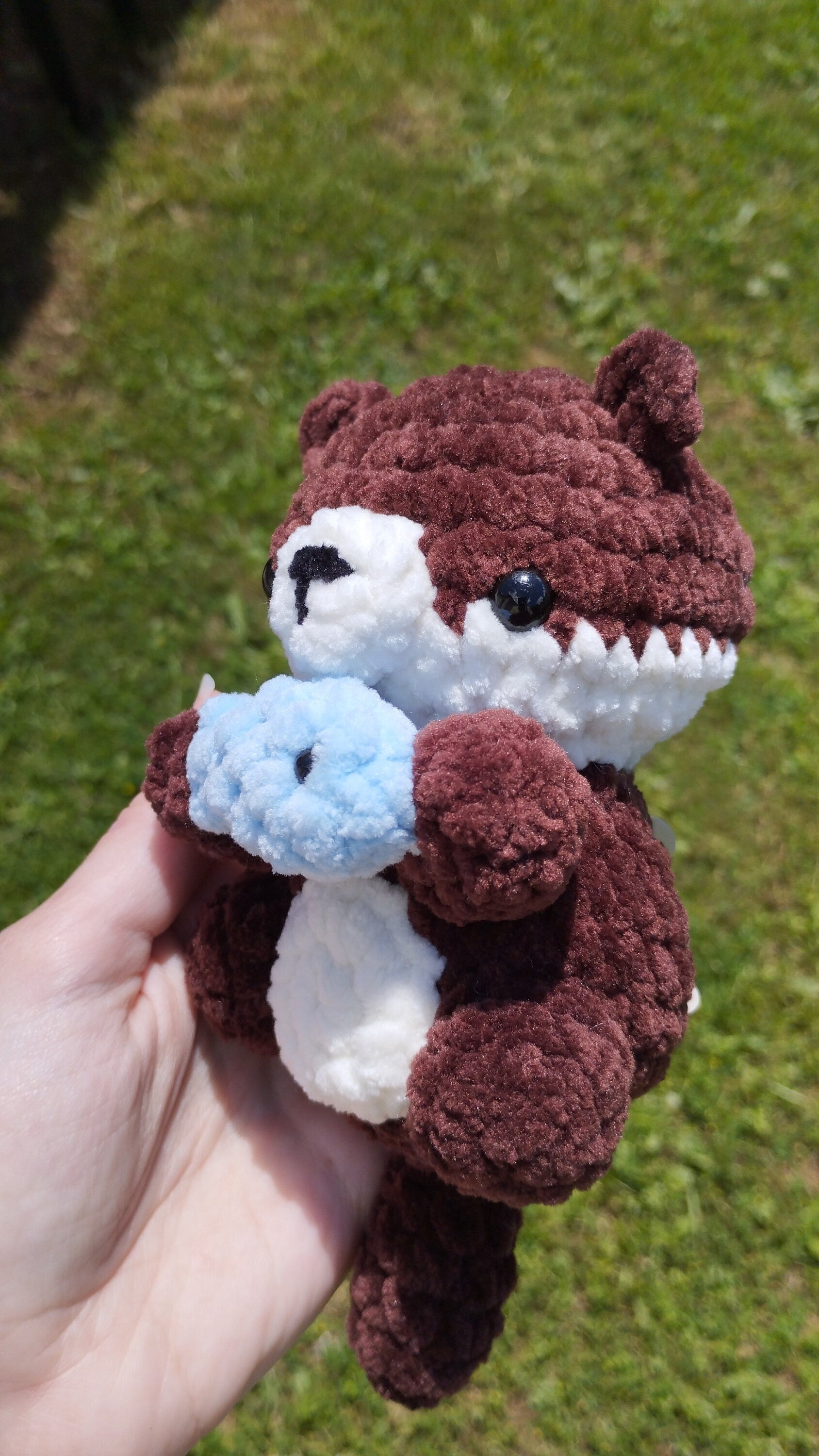 Peluche loutre au crochet