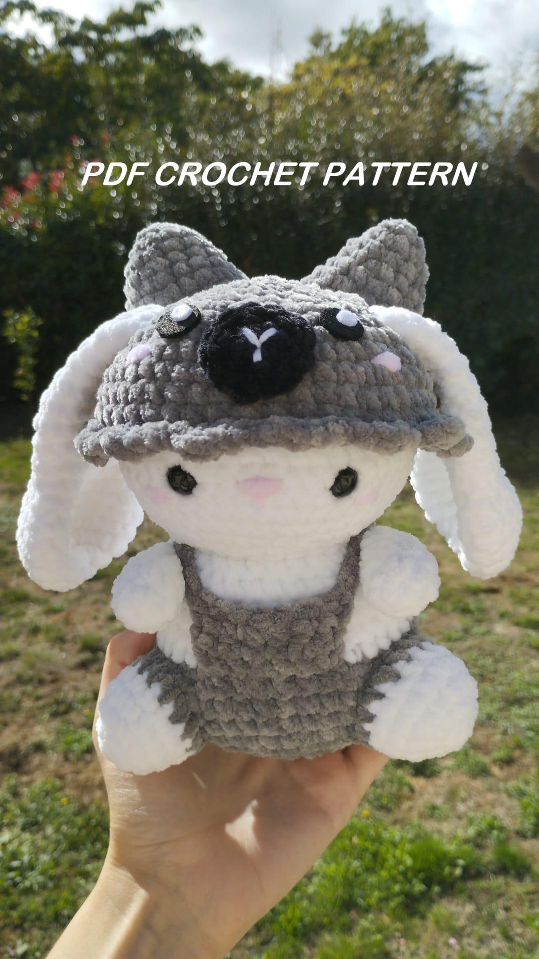 Patron lapin déguisé en loup au crochet