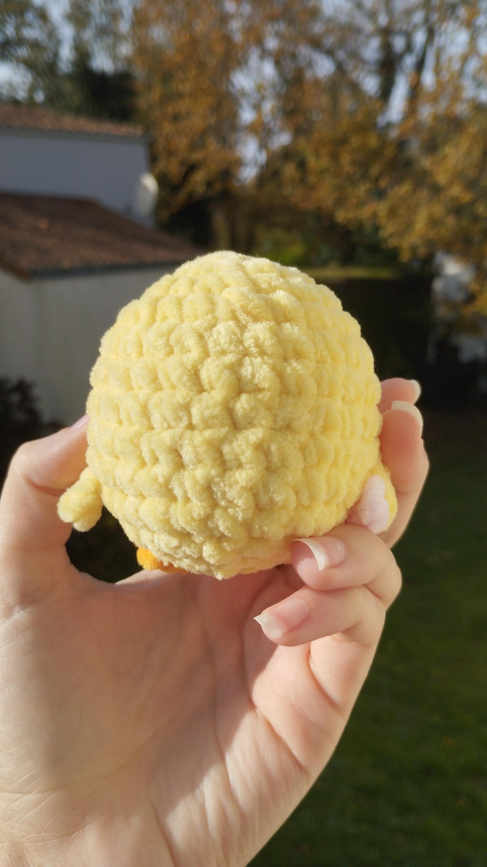 Peluche canard avec son couteau au crochet