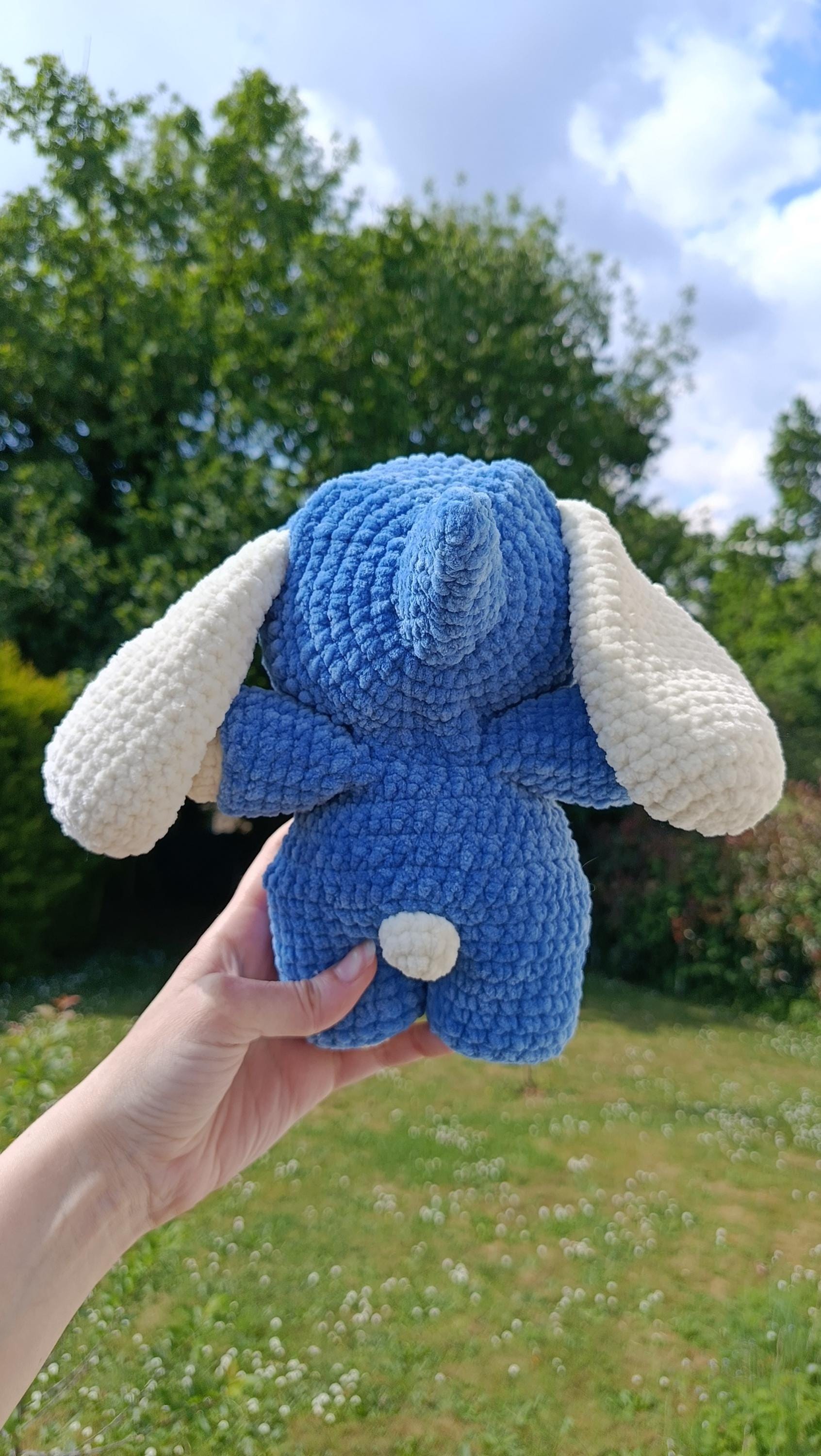 Peluche lapin avec son pyjama personnalisable au crochet