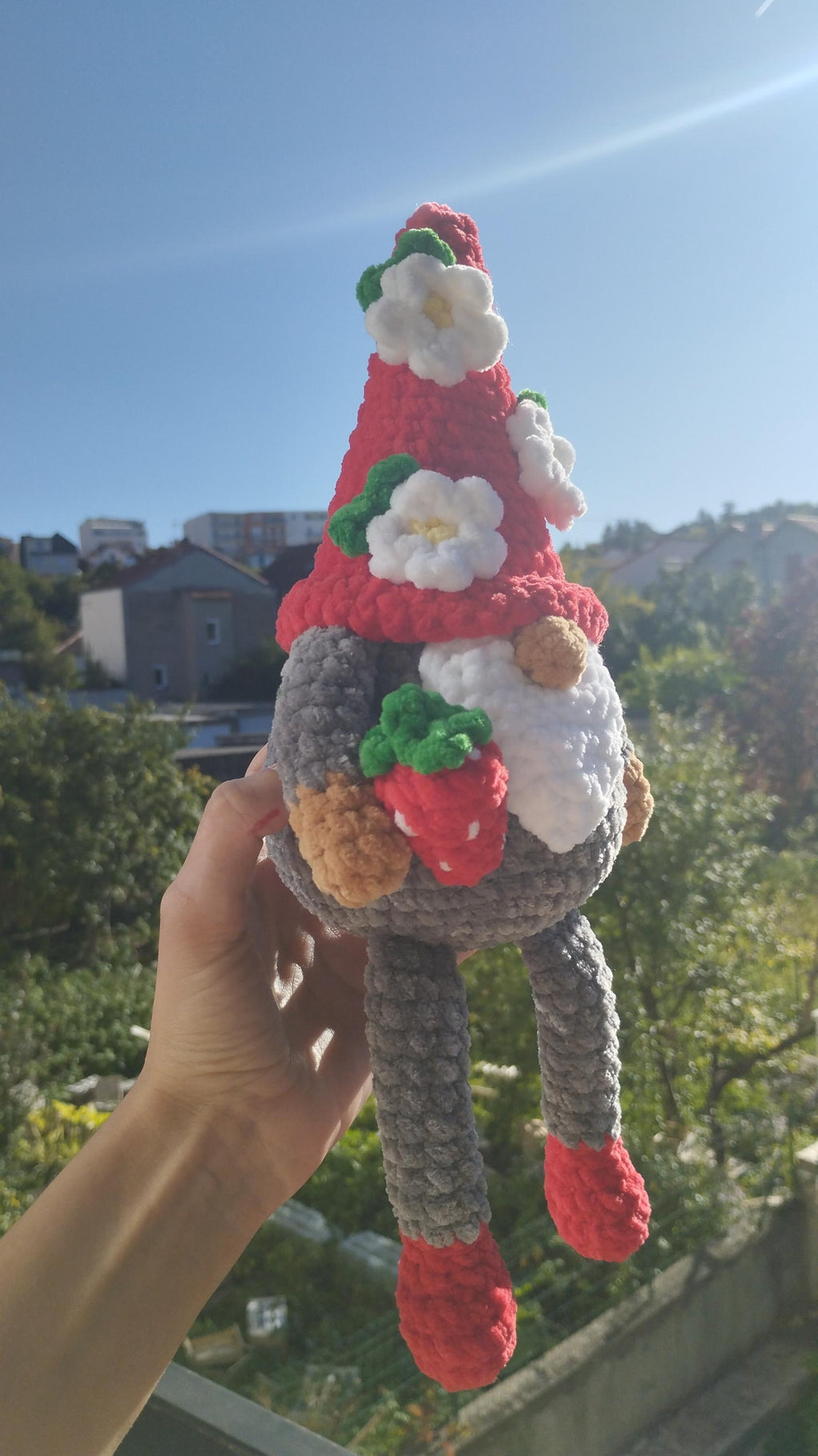 Peluche lutin au crochet