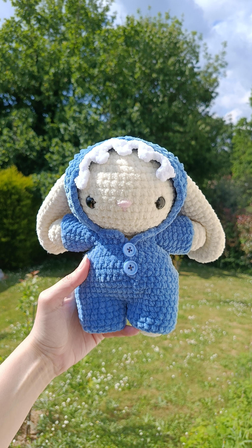 Peluche lapin avec son pyjama personnalisable au crochet