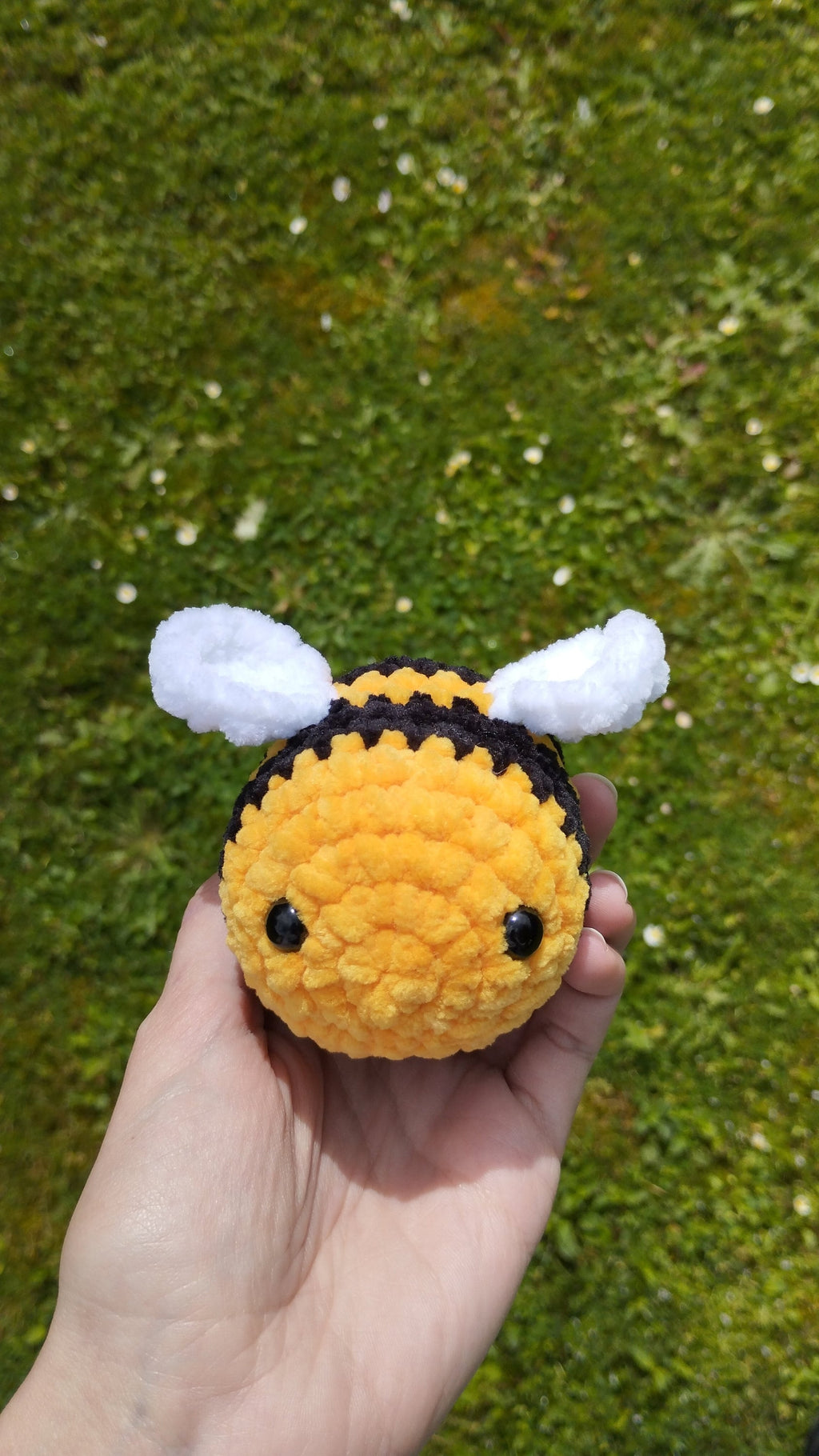 Peluche abeille personnalisable au crochet