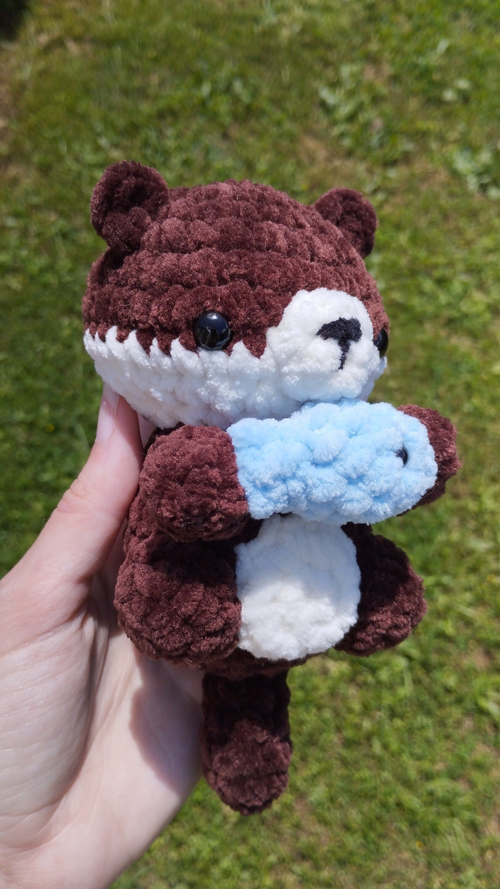 Peluche loutre au crochet