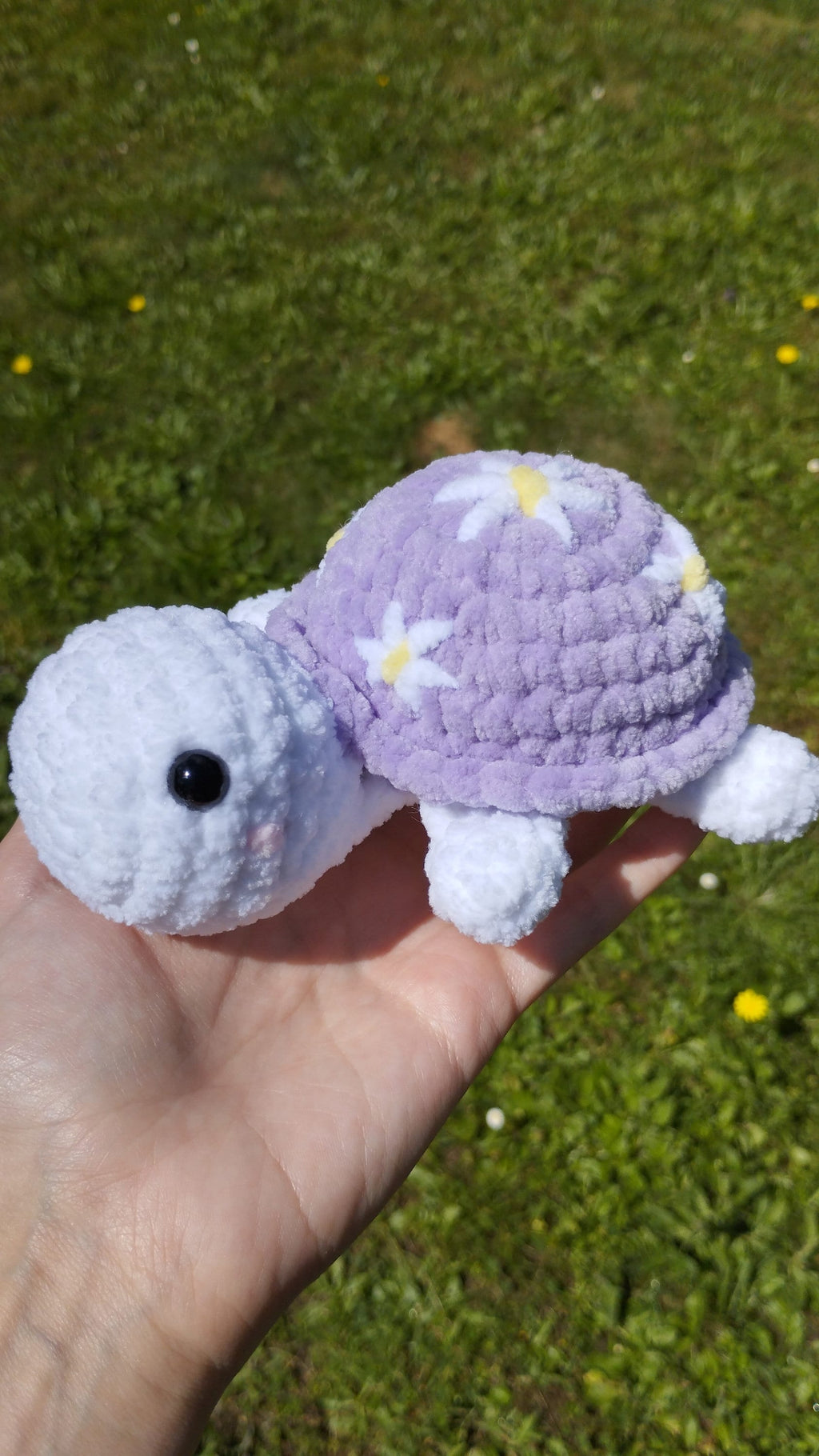 Peluche tortue fleur au crochet