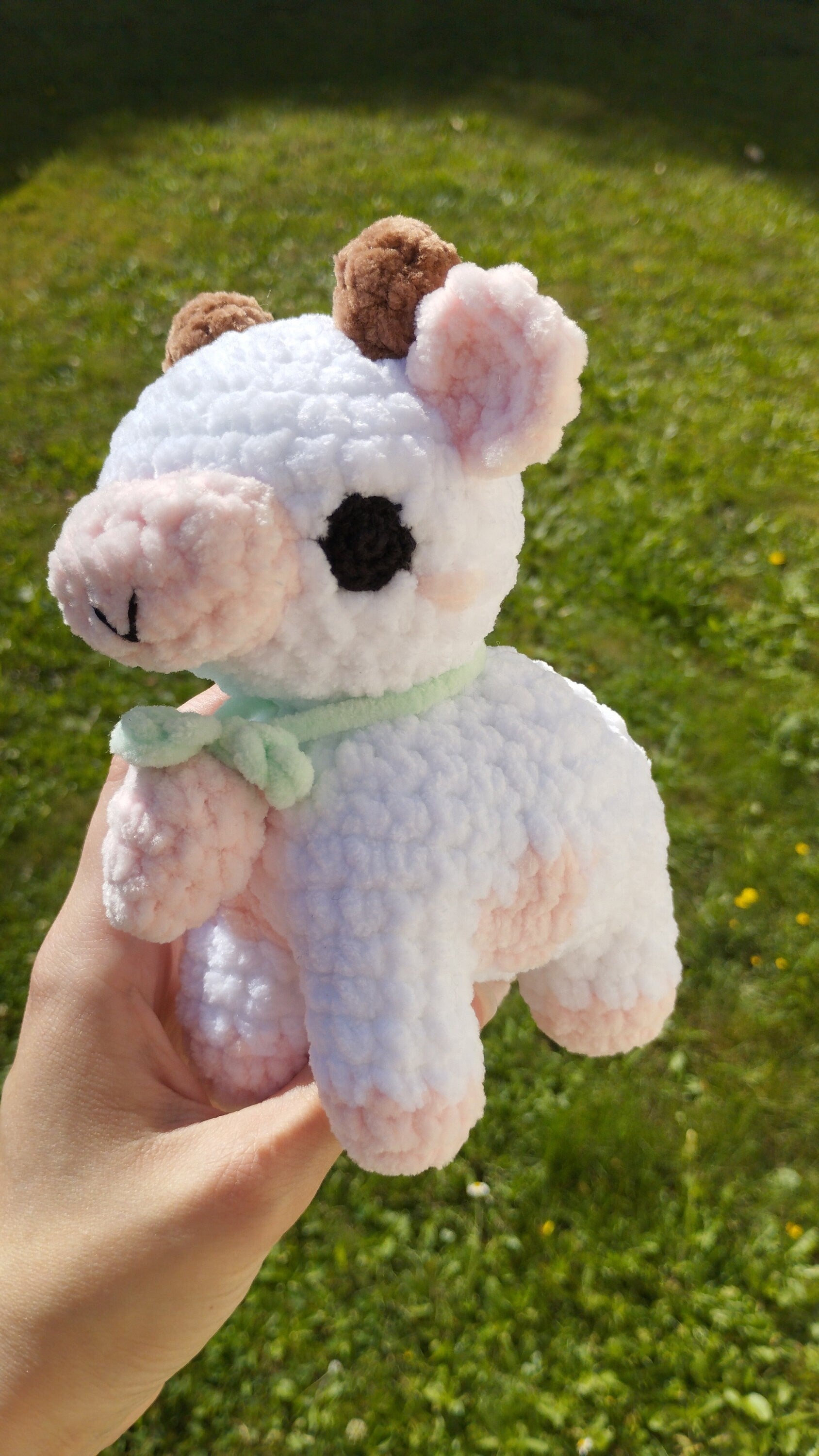 Peluche vache fraise au crochet