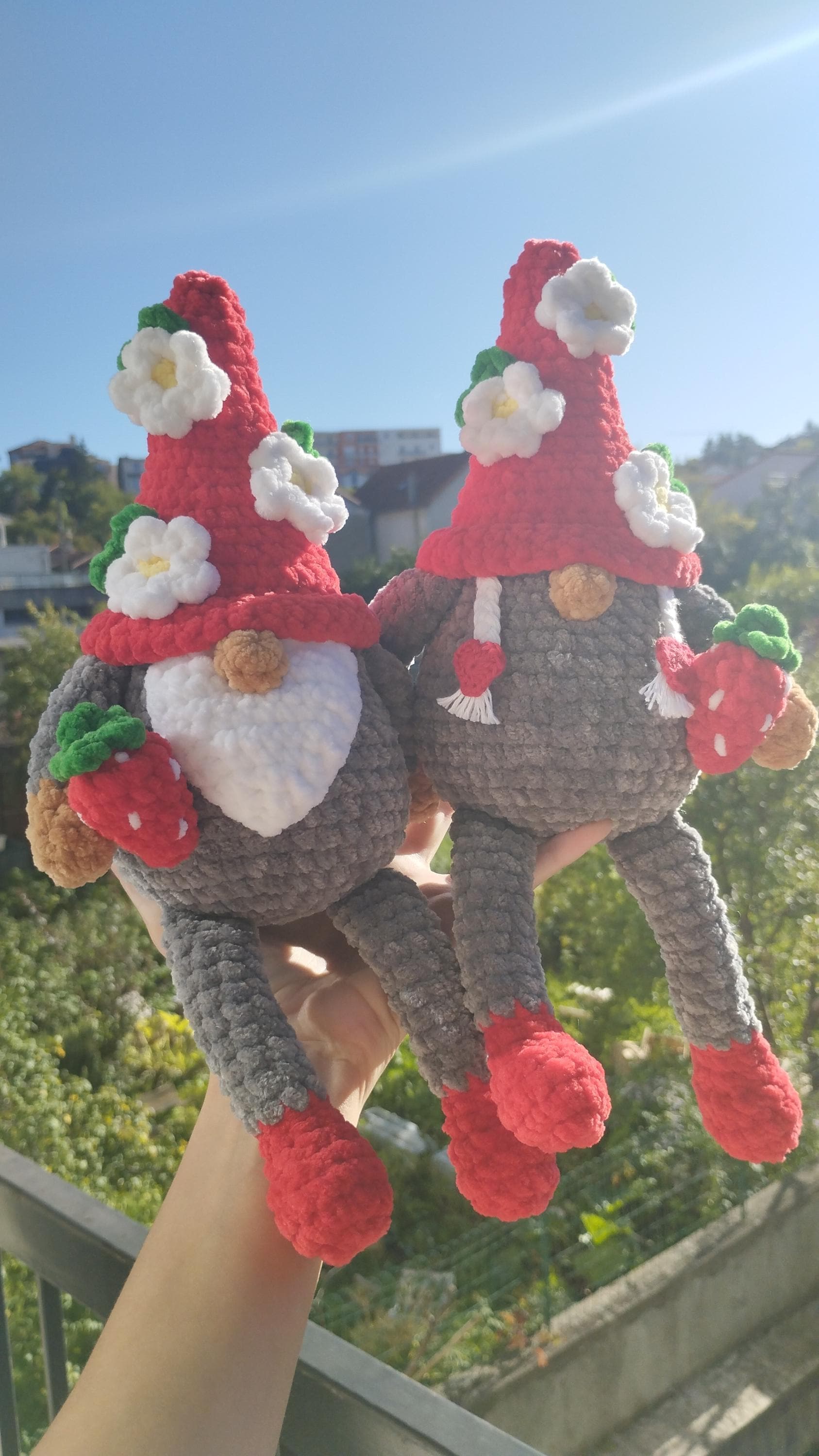 Peluche lutin au crochet