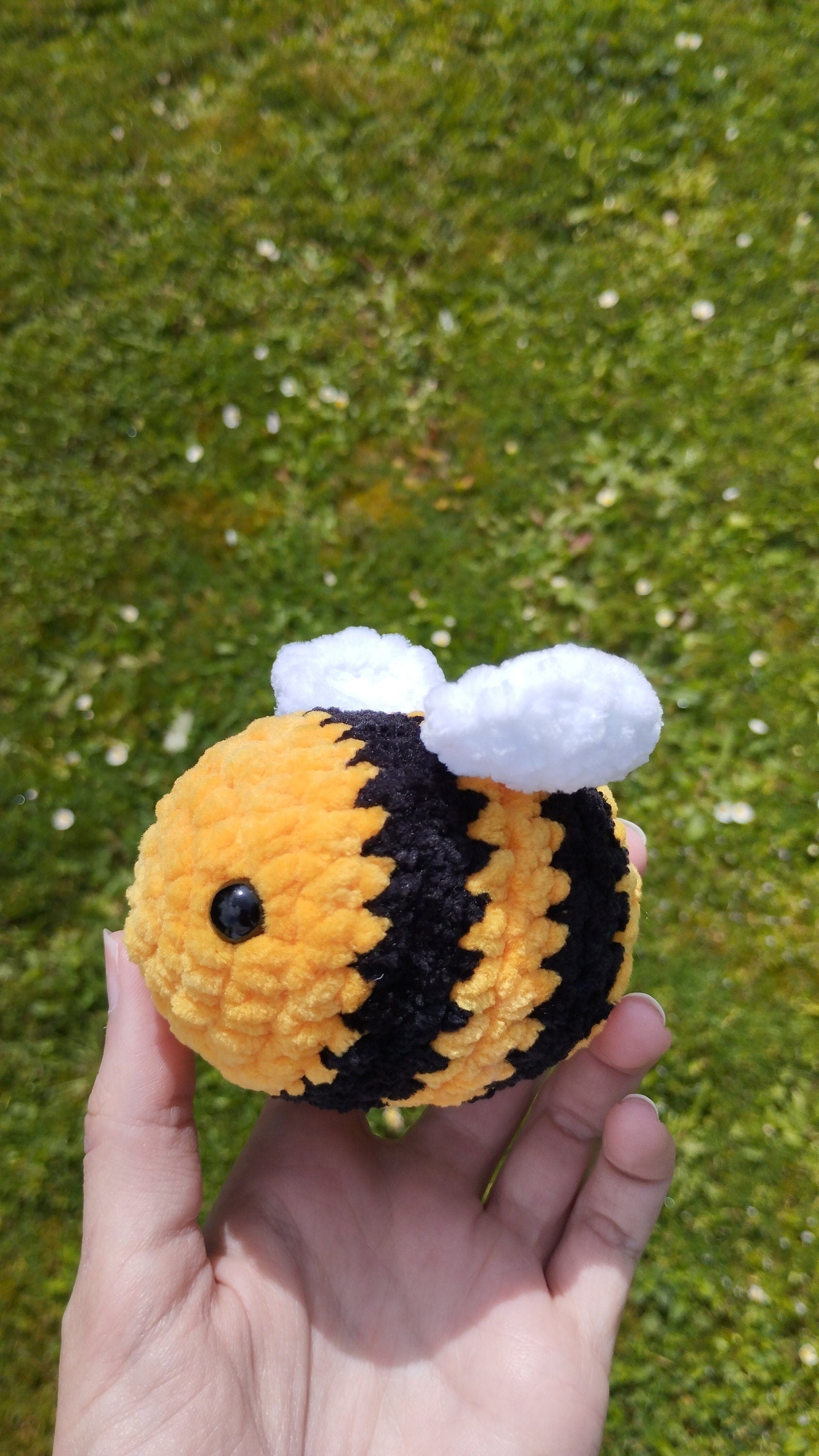 Peluche abeille personnalisable au crochet