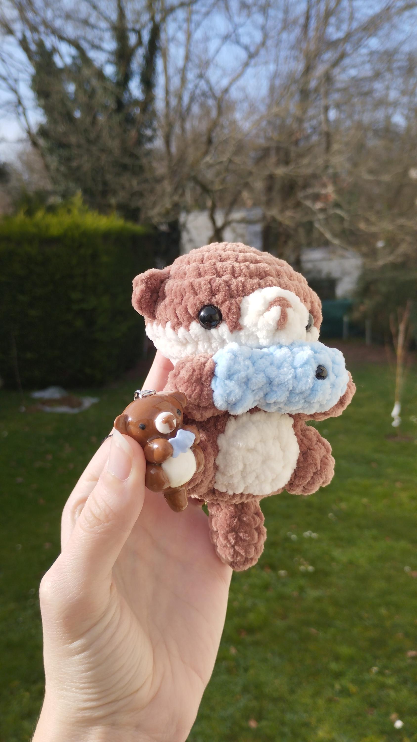 Lot peluche loutre au crochet et porte clé loutre