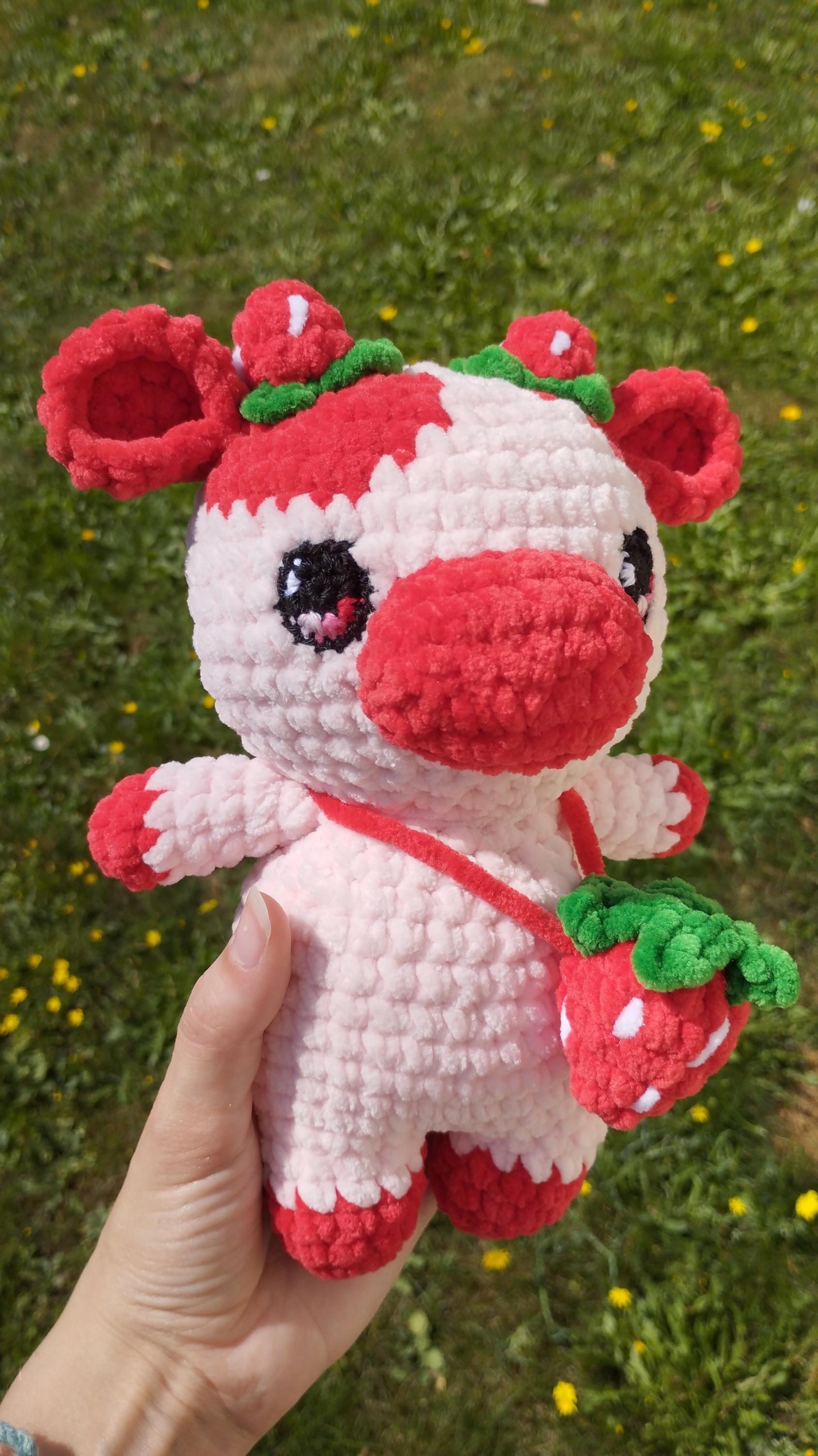 Peluche vache fraise au crochet