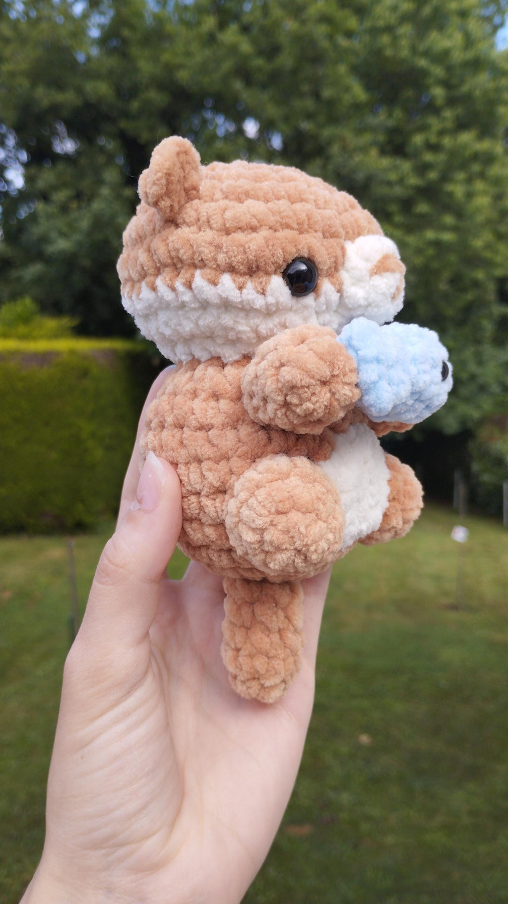 Peluche loutre au crochet