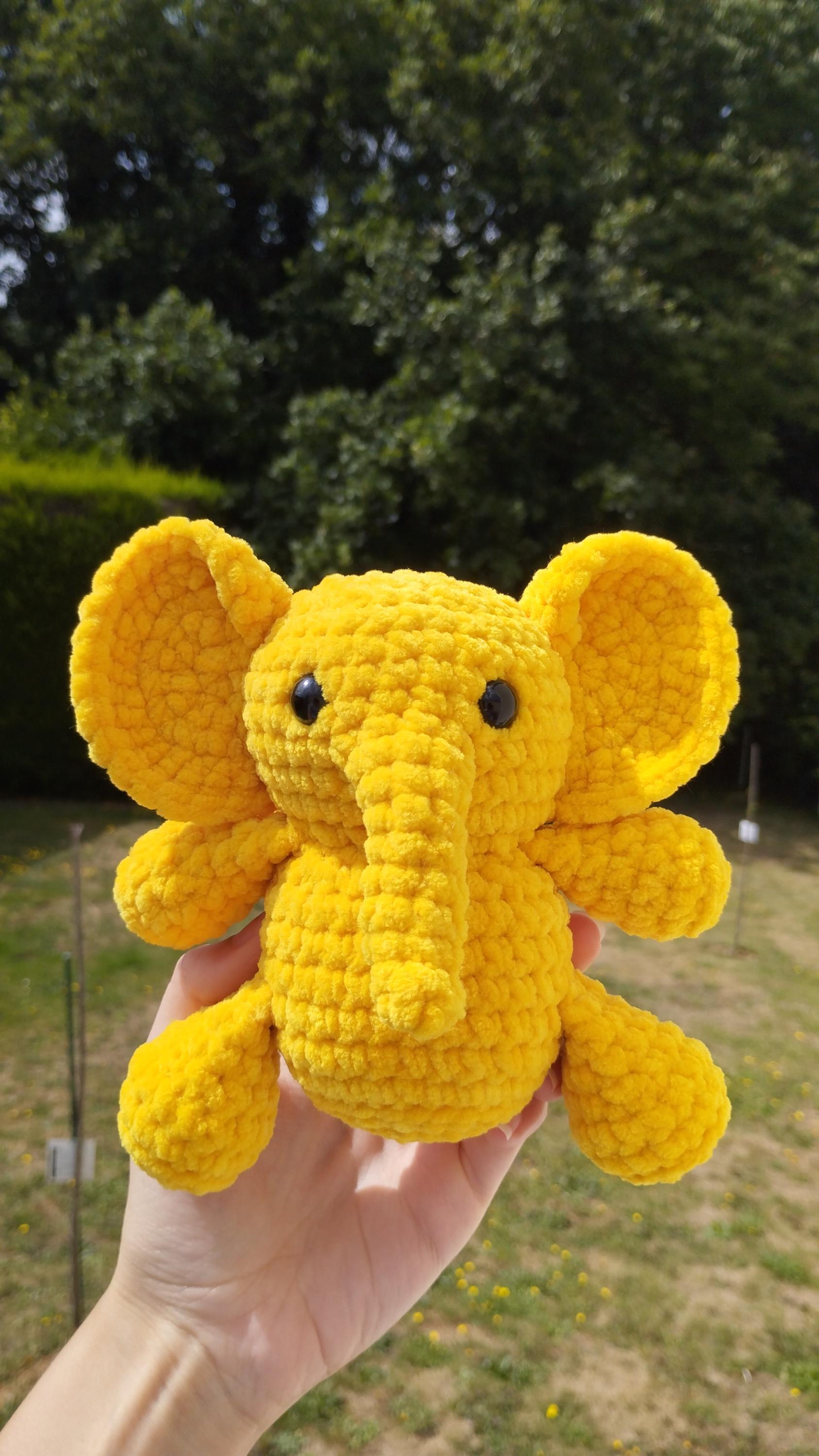 Peluche éléphant personnalisable au crochet