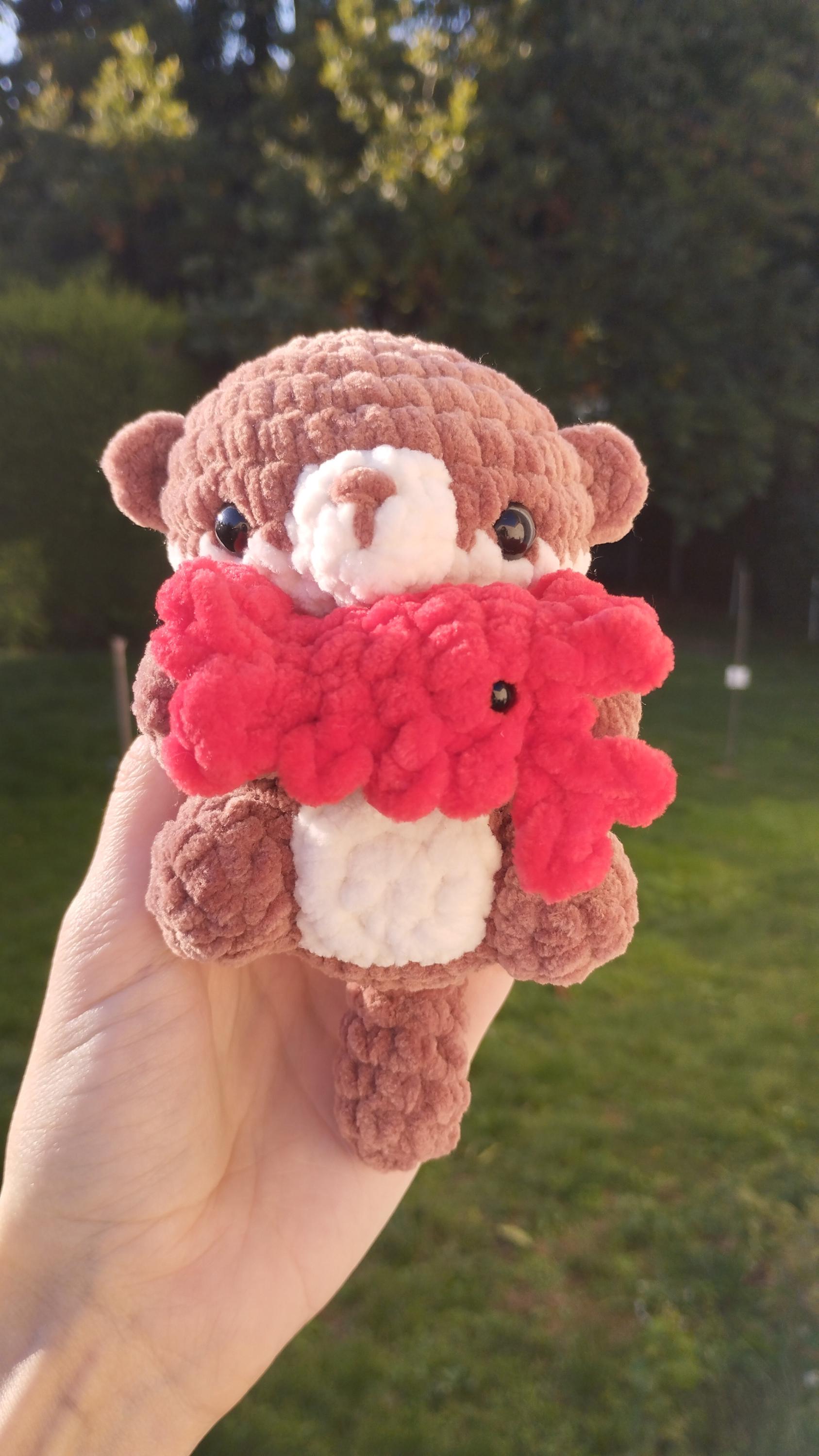 Peluche loutre écrevisse au crochet