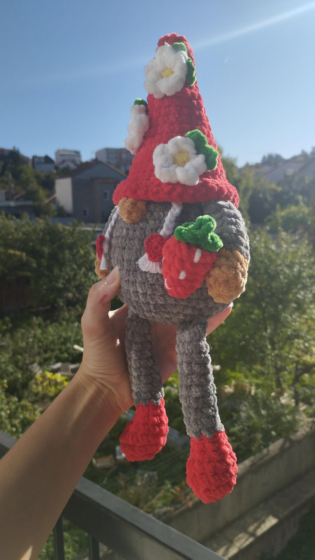 Peluche lutin au crochet