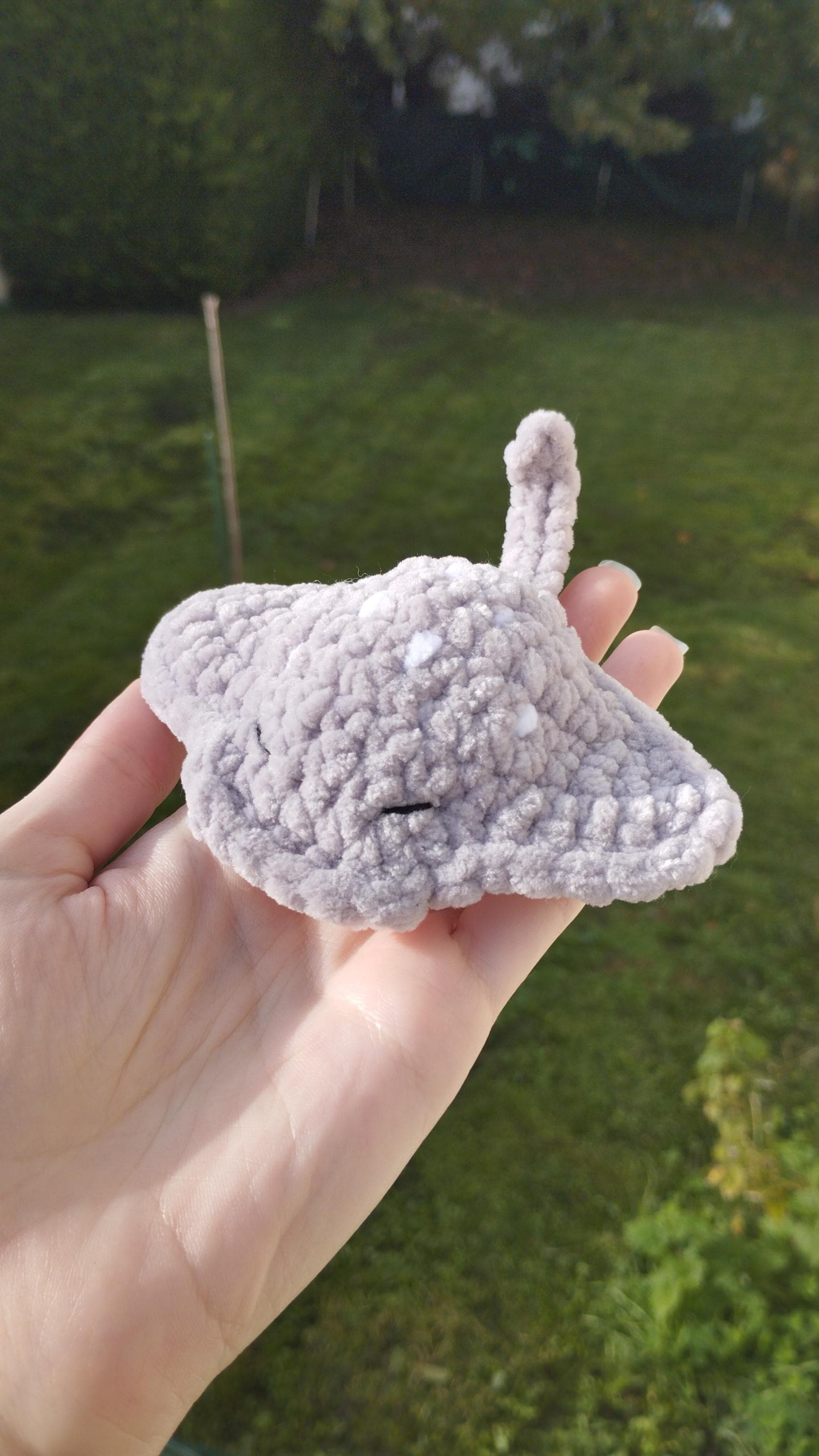 Peluche raie au crochet