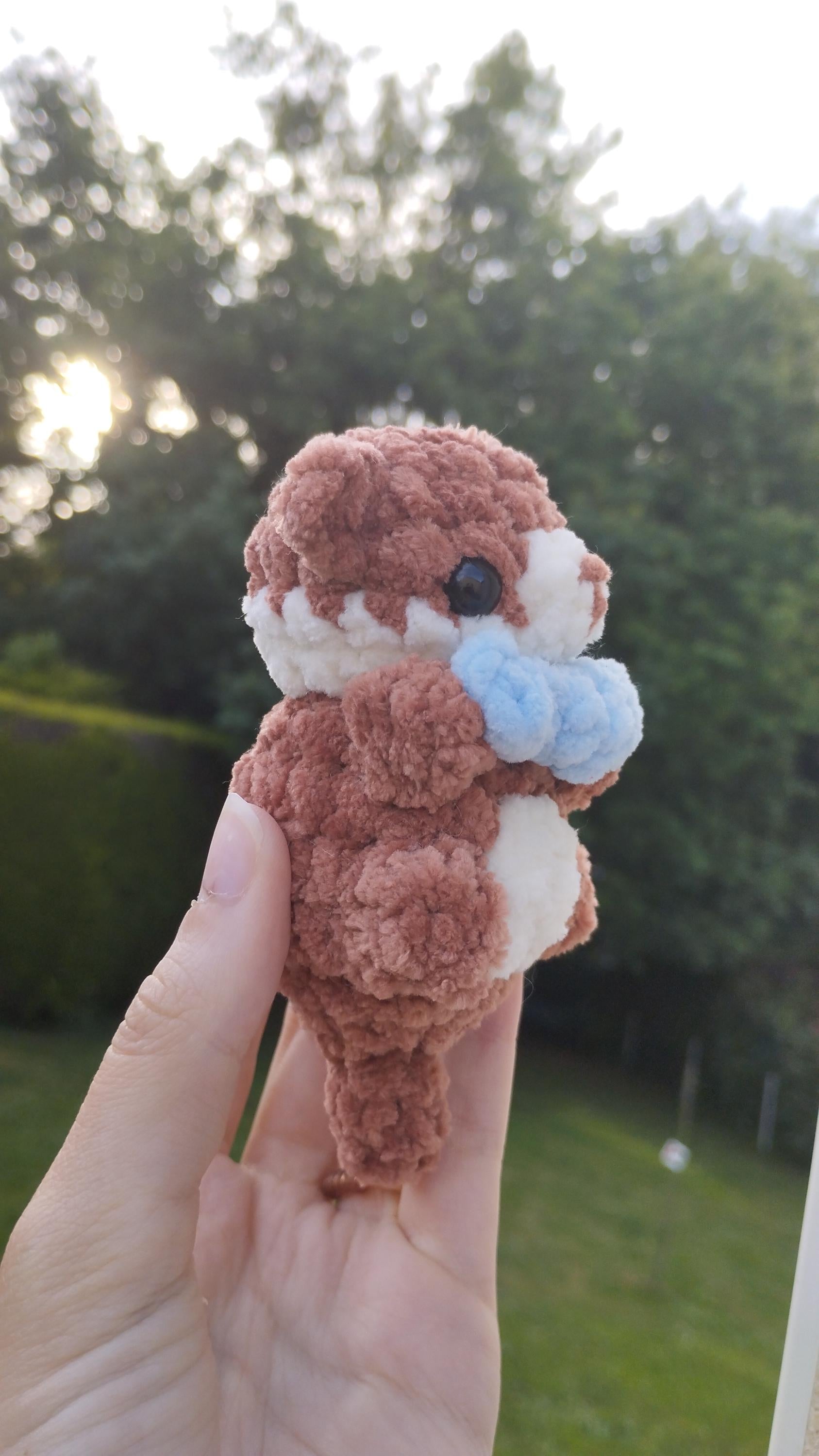 Peluche mini loutre au crochet