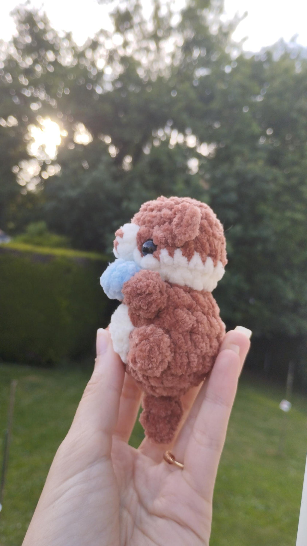 Peluche mini loutre au crochet