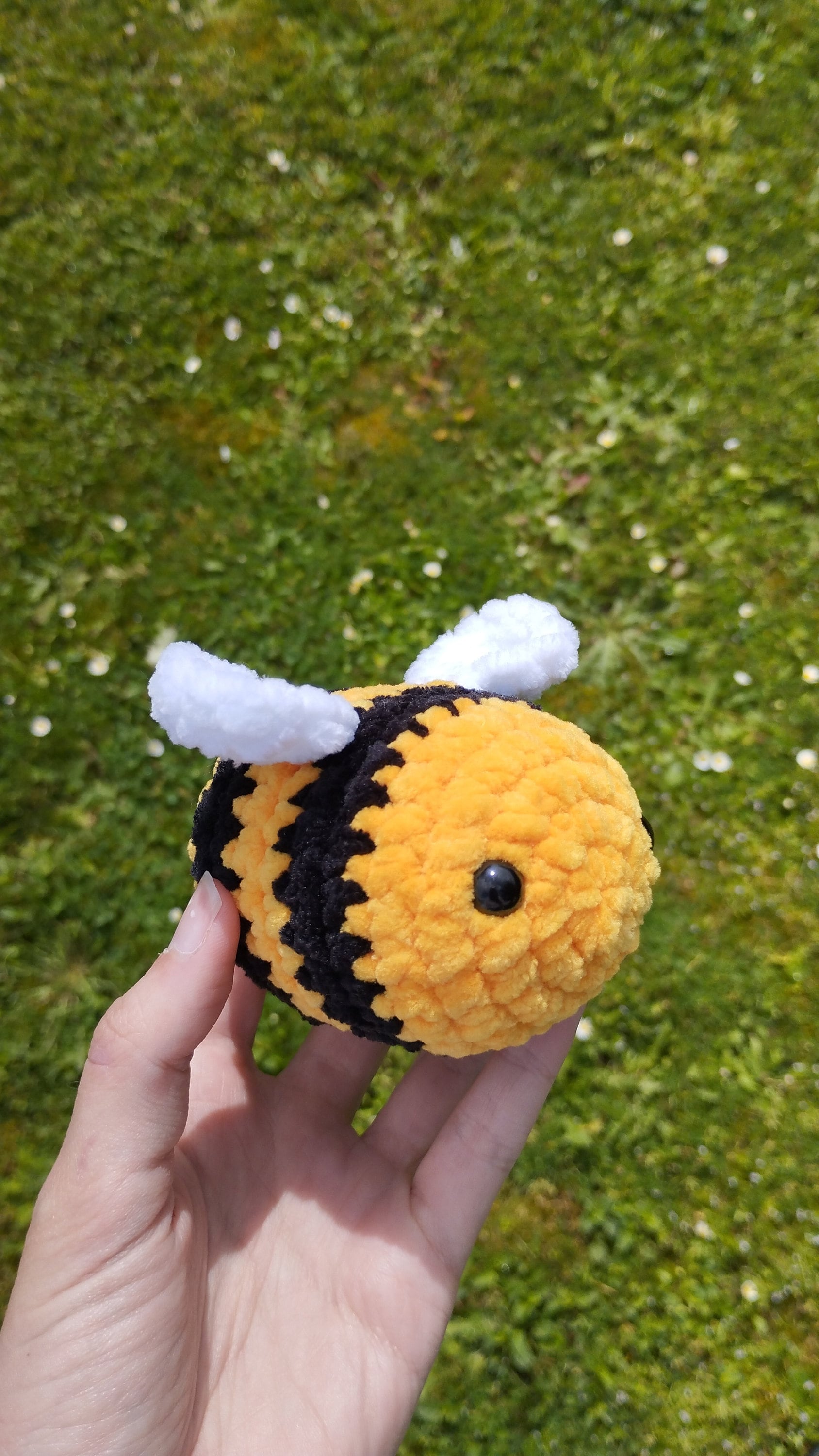 Peluche abeille personnalisable au crochet